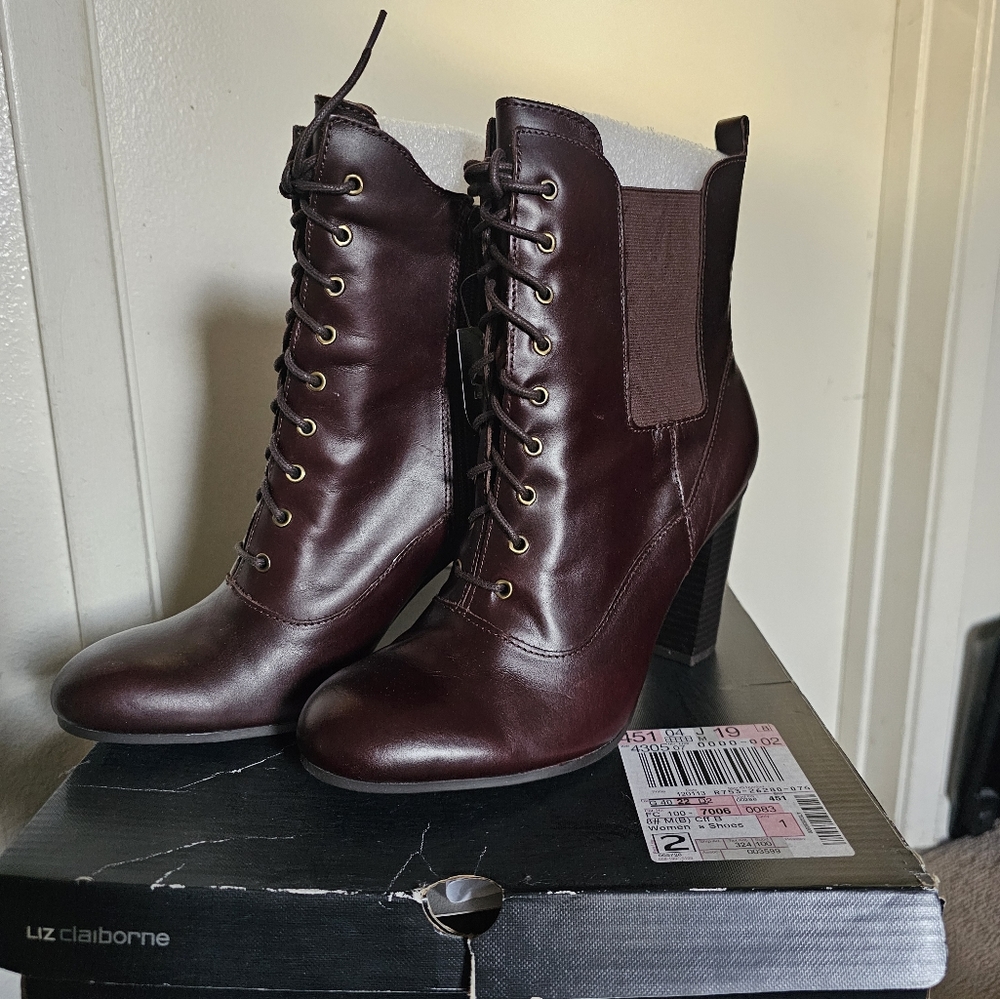 Boots - Picture 4 of 5